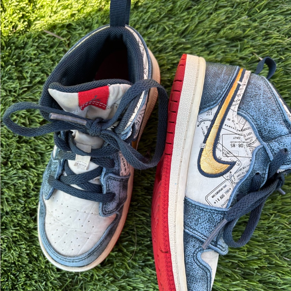 Echo Kids Sneakers with Red, Blue, and Yellow Accents